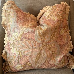 Gorgeous floral and leaf patterned pillow cover